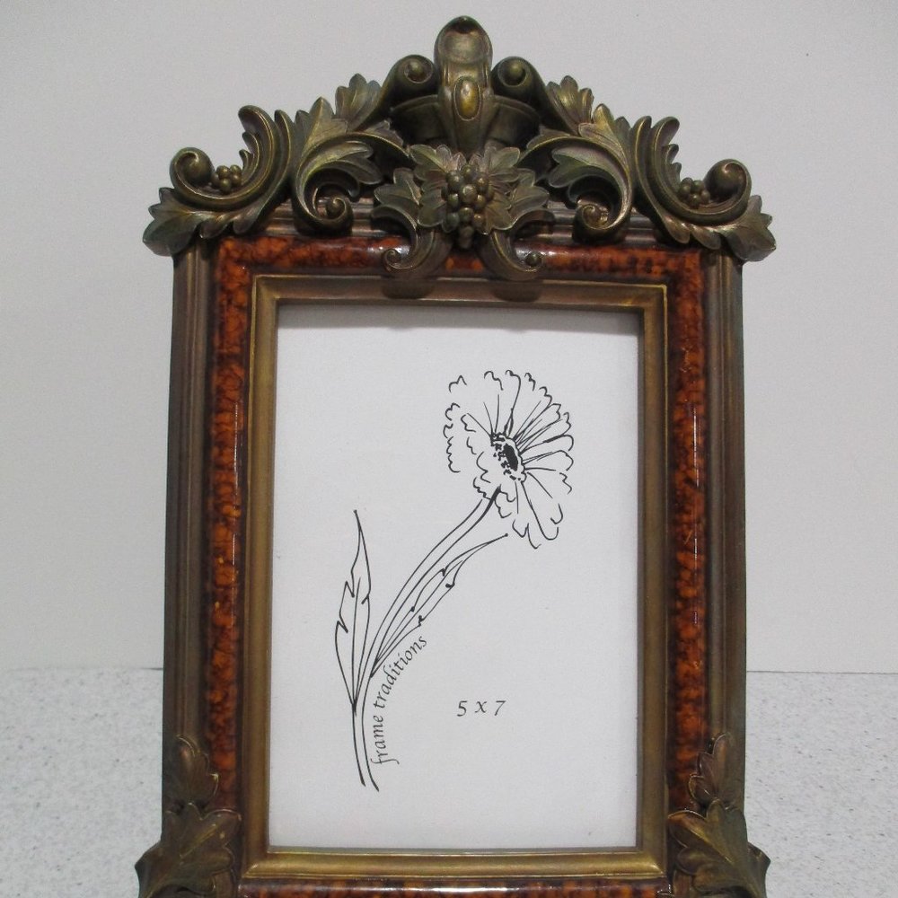 *Diva Boutique - Bronze Classical Grape Vine Scroll Table Top Frame